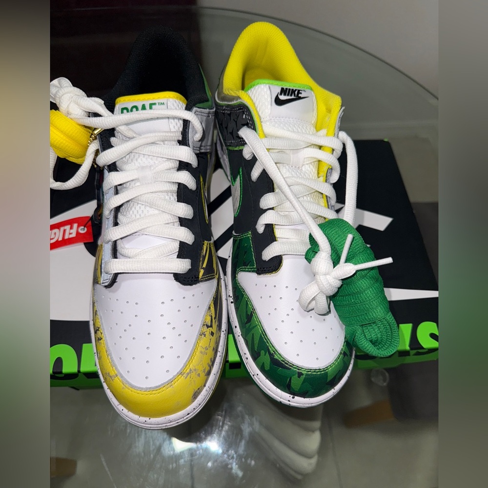 Nike Dunk PE Low What the Duck Dunks University of Oregon
Away White